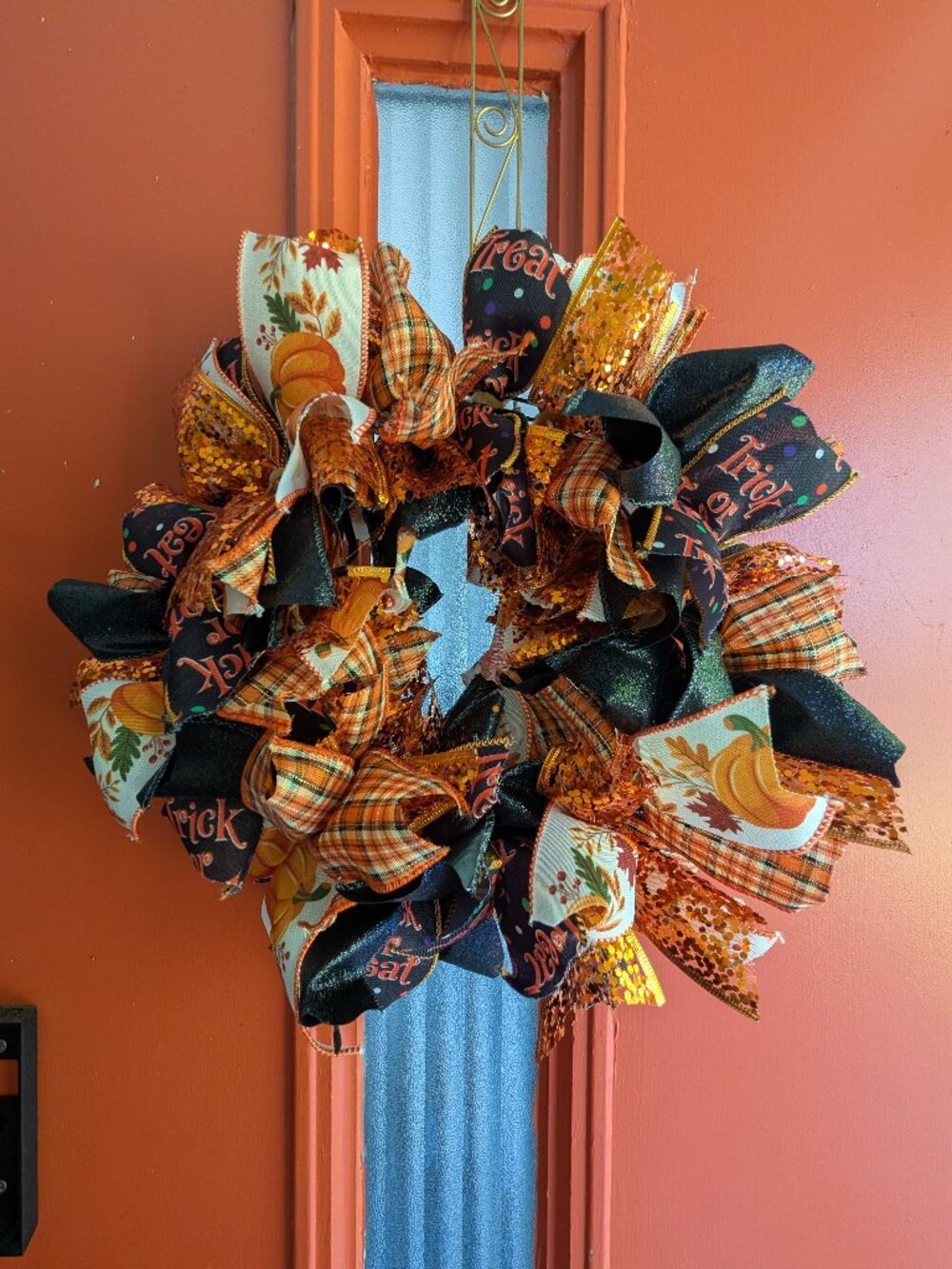 Medium-sized Hallowe'en-themed Ribbon Wreath